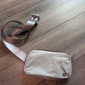lululemon 1l belt bag